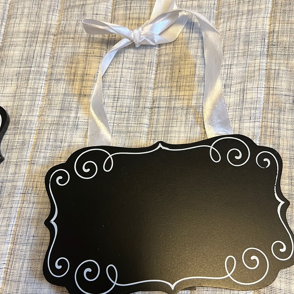 2 Erasable chalk boards
